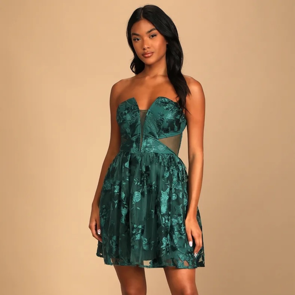 NWOT Lulus Magical Mood Emerald Green Embroidered Strapless Skater Dress Medium